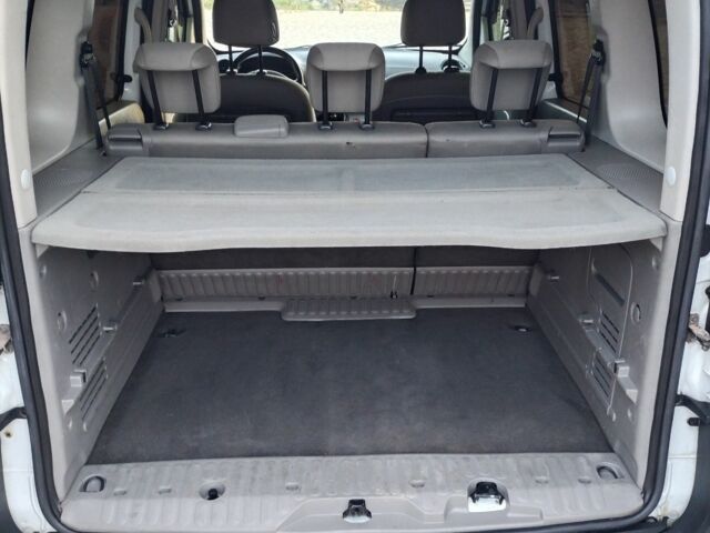 Белый Рено Кенгу, объемом двигателя 1.5 л и пробегом 271 тыс. км за 7299 $, фото 19 на Automoto.ua