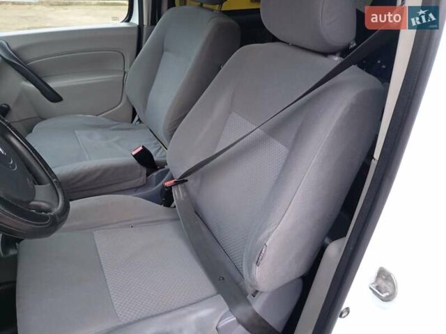 Белый Рено Кенгу, объемом двигателя 1.5 л и пробегом 327 тыс. км за 6500 $, фото 12 на Automoto.ua