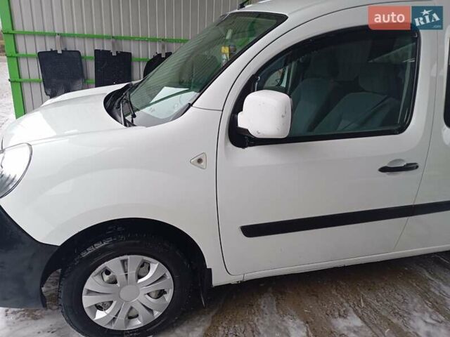 Белый Рено Кенгу, объемом двигателя 1.5 л и пробегом 327 тыс. км за 6500 $, фото 19 на Automoto.ua