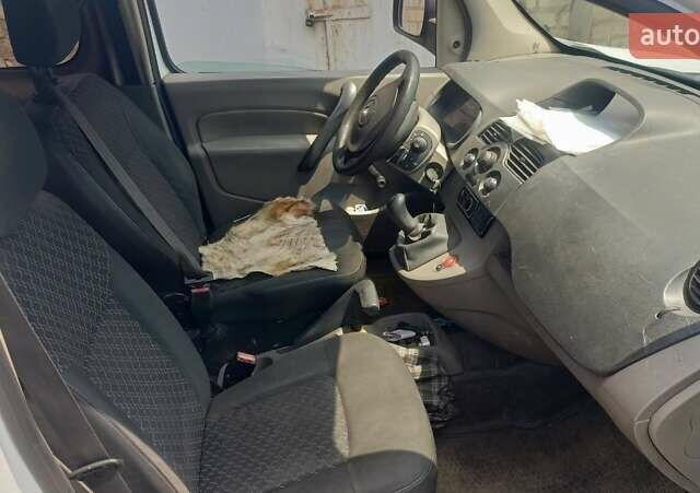 Белый Рено Кенгу, объемом двигателя 1.46 л и пробегом 240 тыс. км за 4900 $, фото 5 на Automoto.ua