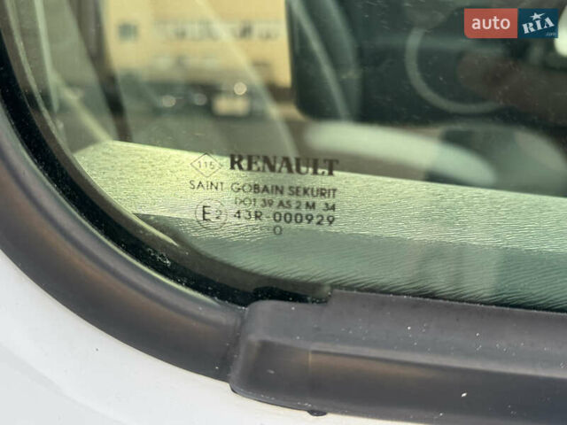 Білий Рено Кєнгу, об'ємом двигуна 1.5 л та пробігом 250 тис. км за 6900 $, фото 31 на Automoto.ua