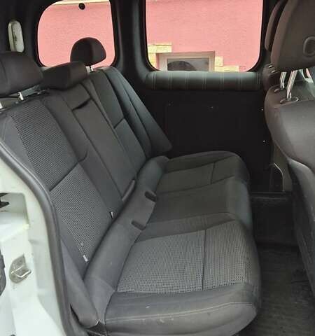 Білий Рено Кєнгу, об'ємом двигуна 1.5 л та пробігом 334 тис. км за 5500 $, фото 6 на Automoto.ua