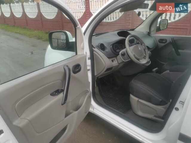 Белый Рено Кенгу, объемом двигателя 1.6 л и пробегом 151 тыс. км за 6000 $, фото 8 на Automoto.ua
