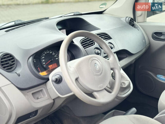 Білий Рено Кєнгу, об'ємом двигуна 1.5 л та пробігом 250 тис. км за 6850 $, фото 10 на Automoto.ua