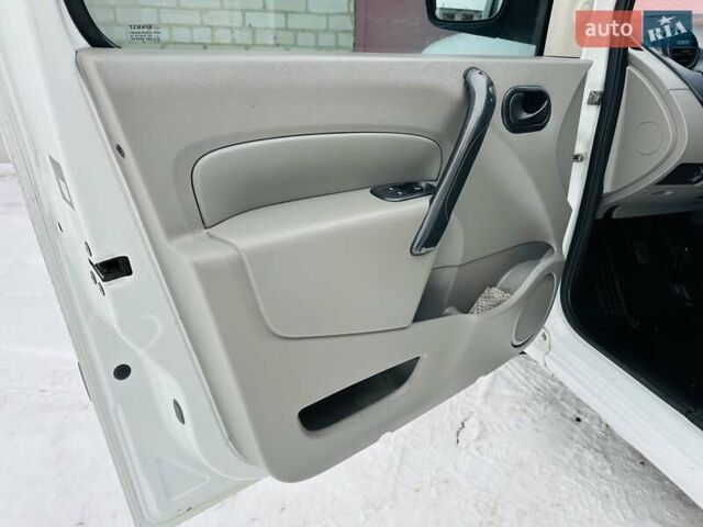 Білий Рено Кєнгу, об'ємом двигуна 1.5 л та пробігом 275 тис. км за 6850 $, фото 18 на Automoto.ua