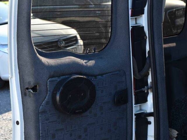 Белый Рено Кенгу, объемом двигателя 1.5 л и пробегом 191 тыс. км за 7499 $, фото 18 на Automoto.ua