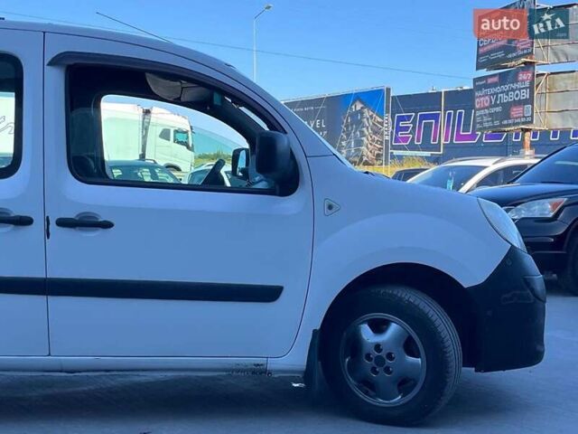 Белый Рено Кенгу, объемом двигателя 1.5 л и пробегом 301 тыс. км за 6290 $, фото 1 на Automoto.ua