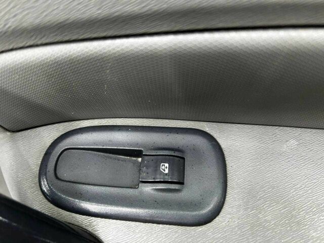 Белый Рено Кенгу, объемом двигателя 1.5 л и пробегом 181 тыс. км за 5500 $, фото 20 на Automoto.ua