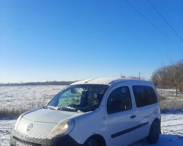Белый Рено Кенгу, объемом двигателя 1.5 л и пробегом 230 тыс. км за 6000 $, фото 3 на Automoto.ua