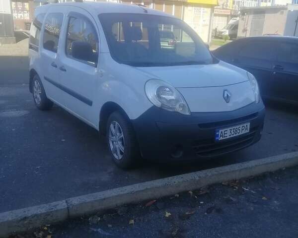 Рено Кєнгу 2010 у Кривому Розі на Automoto.ua Білий Рено Кєнгу, об'ємом двигуна 1.46 л та пробігом 192 тис. км за 7200 $, фото 2 на Automoto.ua