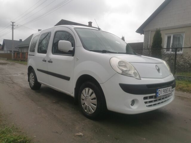 Белый Рено Кенгу, объемом двигателя 1.6 л и пробегом 151 тыс. км за 6000 $, фото 1 на Automoto.ua