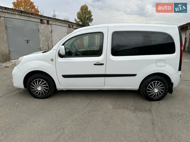 Белый Рено Кенгу, объемом двигателя 1.5 л и пробегом 175 тыс. км за 6500 $, фото 2 на Automoto.ua