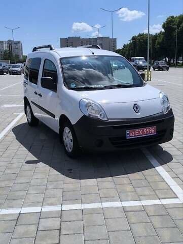 Белый Рено Кенгу, объемом двигателя 1.6 л и пробегом 169 тыс. км за 6700 $, фото 41 на Automoto.ua