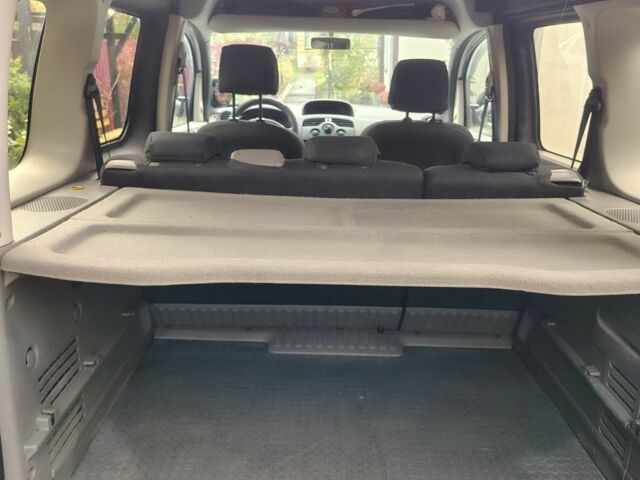 Рено Кєнгу 2010 у Новояворівськ на Automoto.ua Білий Рено Кєнгу, об'ємом двигуна 1.5 л та пробігом 258 тис. км за 6000 $, фото 12 на Automoto.ua