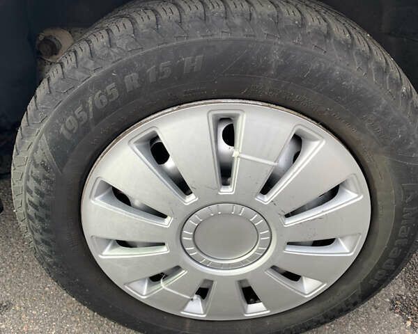 Белый Рено Кенгу, объемом двигателя 1.6 л и пробегом 152 тыс. км за 7100 $, фото 32 на Automoto.ua