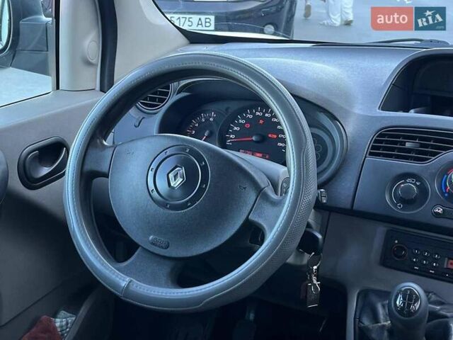 Белый Рено Кенгу, объемом двигателя 1.5 л и пробегом 301 тыс. км за 6290 $, фото 23 на Automoto.ua