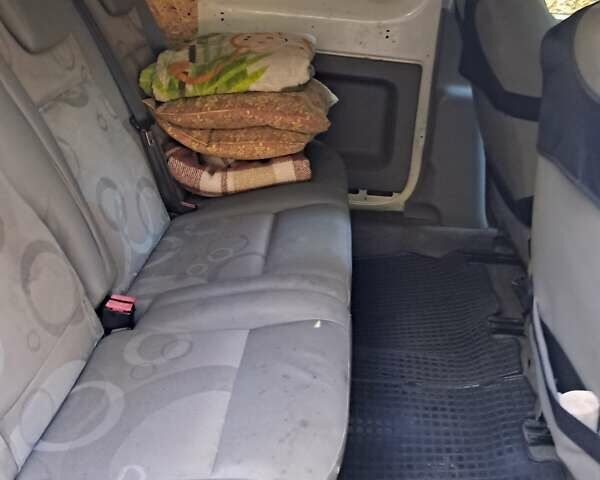 Белый Рено Кенгу, объемом двигателя 1.46 л и пробегом 311 тыс. км за 6200 $, фото 7 на Automoto.ua