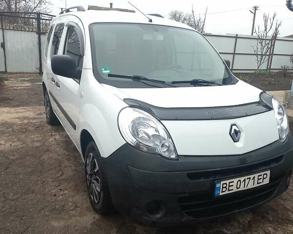 Білий Рено Кєнгу, об'ємом двигуна 1.6 л та пробігом 195 тис. км за 6000 $, фото 1 на Automoto.ua