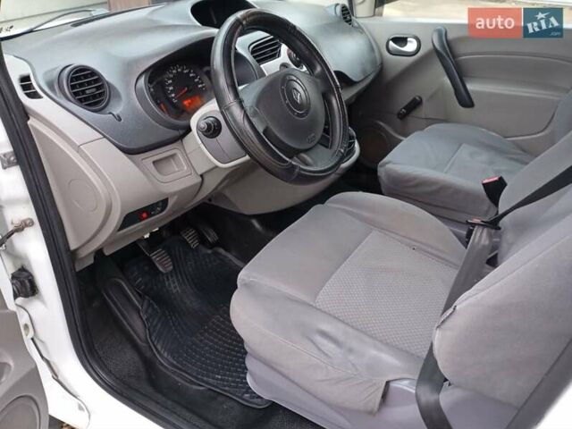 Белый Рено Кенгу, объемом двигателя 1.5 л и пробегом 327 тыс. км за 6500 $, фото 15 на Automoto.ua