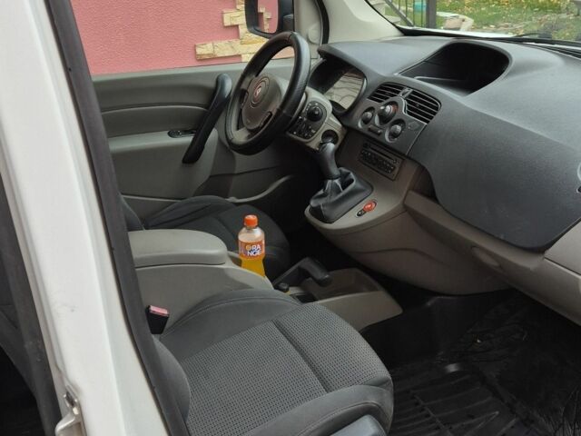 Белый Рено Кенгу, объемом двигателя 1.5 л и пробегом 334 тыс. км за 5500 $, фото 8 на Automoto.ua