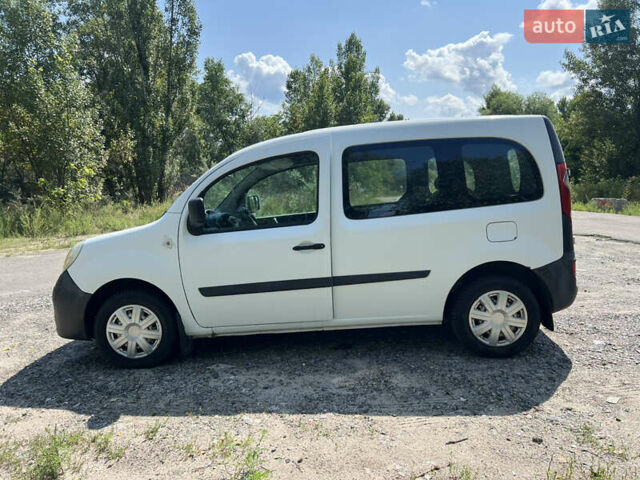 Белый Рено Кенгу, объемом двигателя 1.46 л и пробегом 208 тыс. км за 6400 $, фото 4 на Automoto.ua