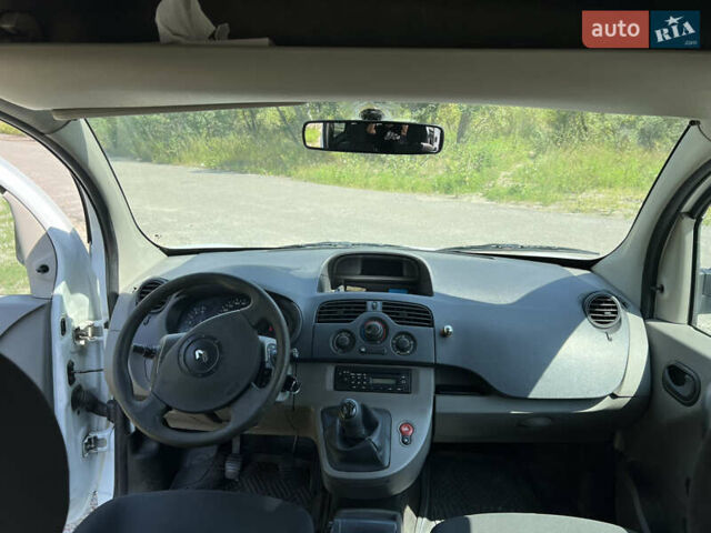 Белый Рено Кенгу, объемом двигателя 1.46 л и пробегом 208 тыс. км за 6400 $, фото 7 на Automoto.ua