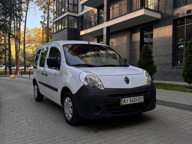 Белый Рено Кенгу, объемом двигателя 1.46 л и пробегом 325 тыс. км за 5000 $, фото 2 на Automoto.ua