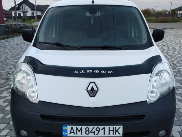 Белый Рено Кенгу, объемом двигателя 1.5 л и пробегом 271 тыс. км за 7299 $, фото 4 на Automoto.ua
