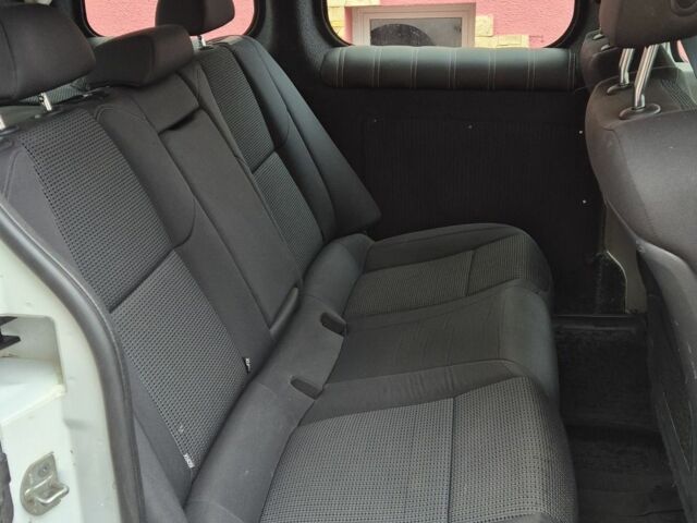 Белый Рено Кенгу, объемом двигателя 1.5 л и пробегом 334 тыс. км за 5500 $, фото 7 на Automoto.ua