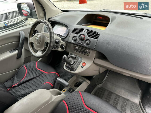 Рено Кенгу 2010 в Львове на Automoto.ua Белый Рено Кенгу, объемом двигателя 1.46 л и пробегом 320 тыс. км за 5500 $, фото 32 на Automoto.ua