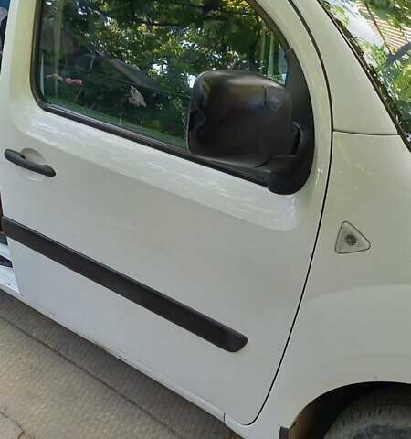 Белый Рено Кенгу, объемом двигателя 1.5 л и пробегом 325 тыс. км за 4000 $, фото 17 на Automoto.ua