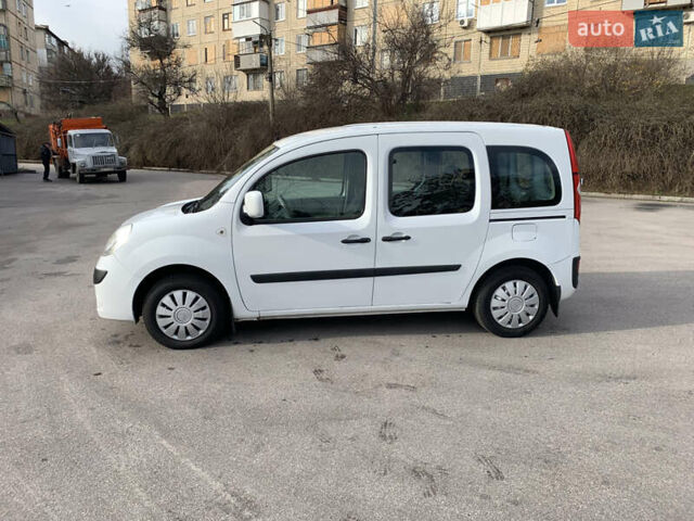 Белый Рено Кенгу, объемом двигателя 1.6 л и пробегом 152 тыс. км за 7100 $, фото 3 на Automoto.ua