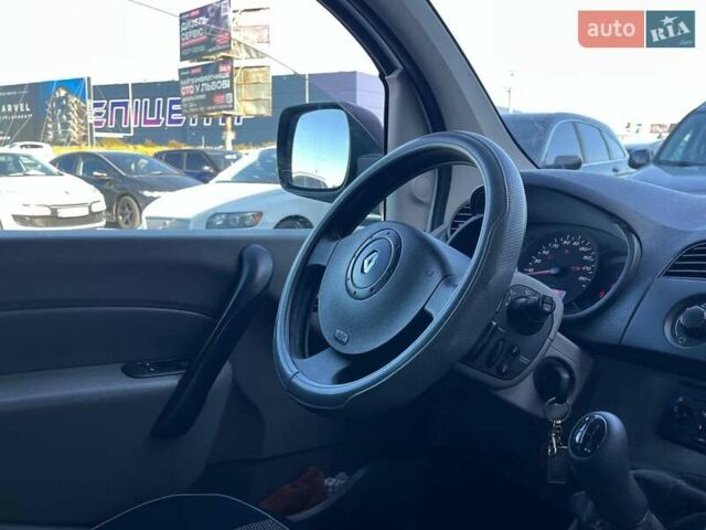 Белый Рено Кенгу, объемом двигателя 1.5 л и пробегом 301 тыс. км за 6290 $, фото 32 на Automoto.ua
