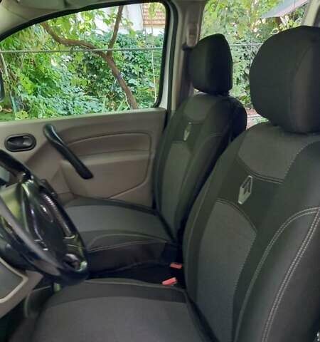 Белый Рено Кенгу, объемом двигателя 1.5 л и пробегом 325 тыс. км за 4000 $, фото 6 на Automoto.ua