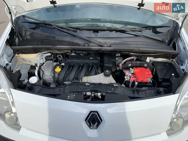 Белый Рено Кенгу, объемом двигателя 1.6 л и пробегом 152 тыс. км за 7100 $, фото 35 на Automoto.ua