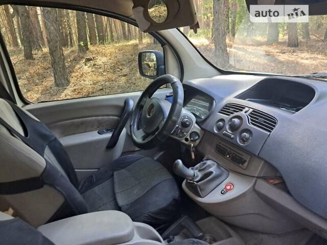 Белый Рено Кенгу, объемом двигателя 1.46 л и пробегом 311 тыс. км за 6200 $, фото 1 на Automoto.ua