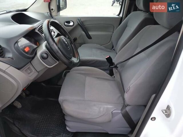 Белый Рено Кенгу, объемом двигателя 1.5 л и пробегом 327 тыс. км за 6500 $, фото 9 на Automoto.ua