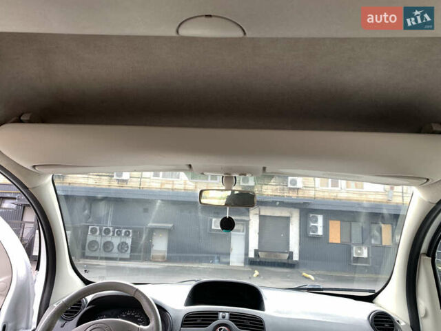 Белый Рено Кенгу, объемом двигателя 1.6 л и пробегом 152 тыс. км за 7100 $, фото 27 на Automoto.ua