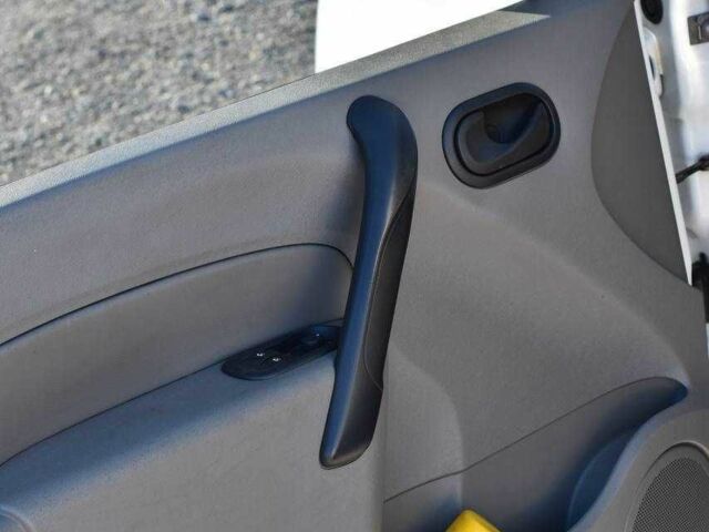 Белый Рено Кенгу, объемом двигателя 1.5 л и пробегом 191 тыс. км за 7499 $, фото 8 на Automoto.ua