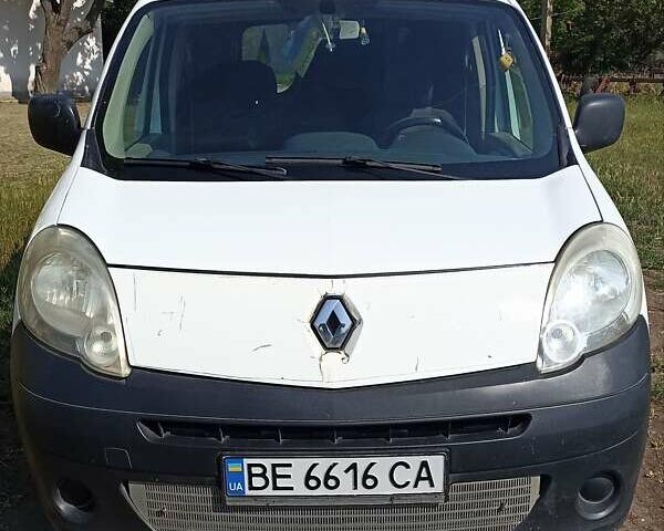 Белый Рено Кенгу, объемом двигателя 1.5 л и пробегом 325 тыс. км за 4000 $, фото 4 на Automoto.ua