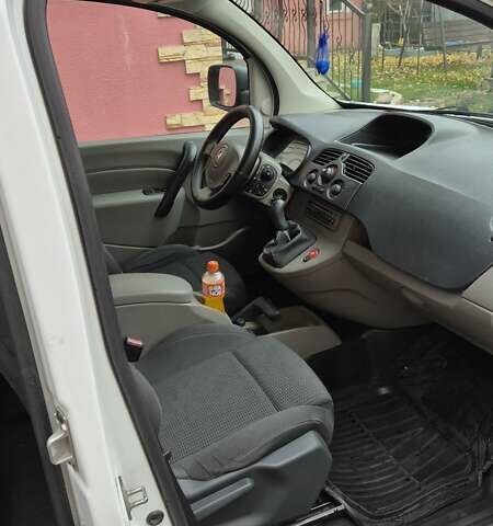 Білий Рено Кєнгу, об'ємом двигуна 1.5 л та пробігом 334 тис. км за 5500 $, фото 7 на Automoto.ua