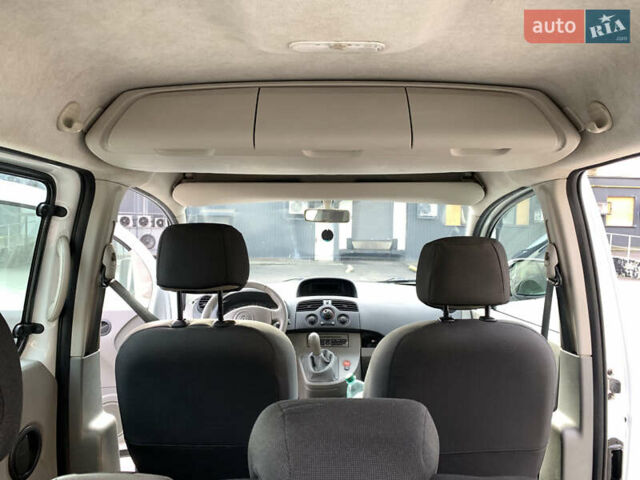 Белый Рено Кенгу, объемом двигателя 1.6 л и пробегом 152 тыс. км за 7100 $, фото 24 на Automoto.ua