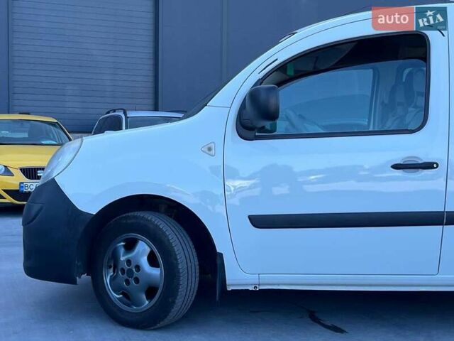 Белый Рено Кенгу, объемом двигателя 1.5 л и пробегом 301 тыс. км за 6290 $, фото 10 на Automoto.ua