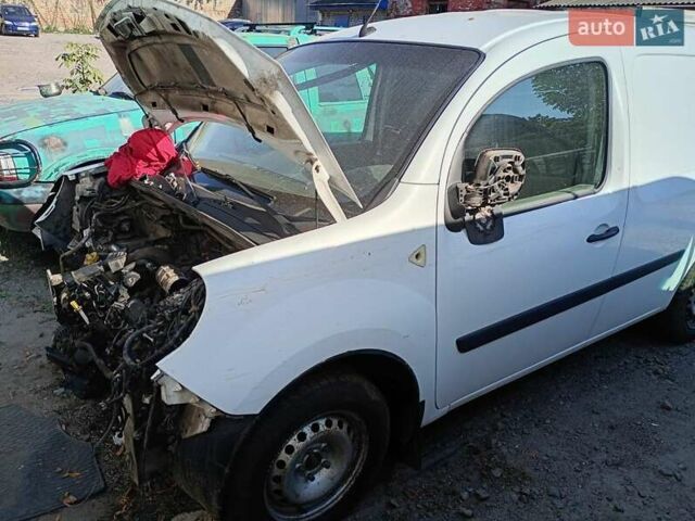 Білий Рено Кєнгу, об'ємом двигуна 1.46 л та пробігом 389 тис. км за 2000 $, фото 1 на Automoto.ua