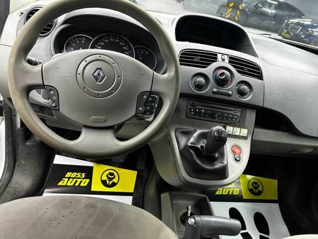 Белый Рено Кенгу, объемом двигателя 1.5 л и пробегом 181 тыс. км за 5500 $, фото 12 на Automoto.ua