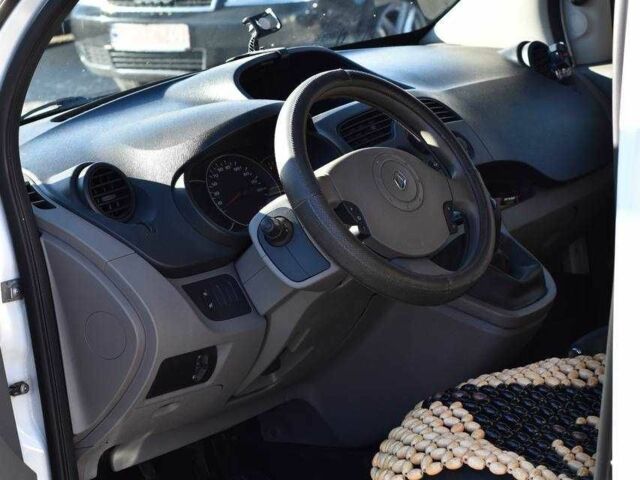 Белый Рено Кенгу, объемом двигателя 1.5 л и пробегом 191 тыс. км за 7499 $, фото 6 на Automoto.ua