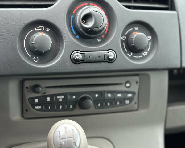 Білий Рено Кєнгу, об'ємом двигуна 1.5 л та пробігом 250 тис. км за 6850 $, фото 11 на Automoto.ua