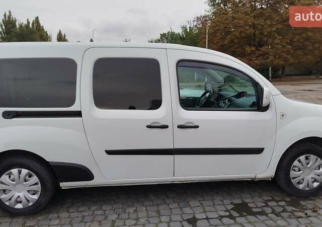 Белый Рено Кенгу, объемом двигателя 1.46 л и пробегом 326 тыс. км за 5950 $, фото 2 на Automoto.ua