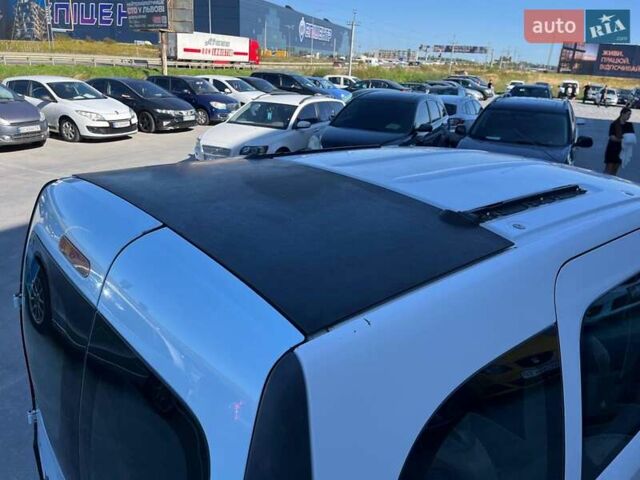 Белый Рено Кенгу, объемом двигателя 1.5 л и пробегом 301 тыс. км за 6290 $, фото 26 на Automoto.ua