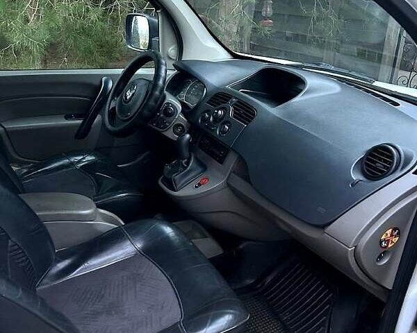 Білий Рено Кєнгу, об'ємом двигуна 1.5 л та пробігом 222 тис. км за 5500 $, фото 3 на Automoto.ua